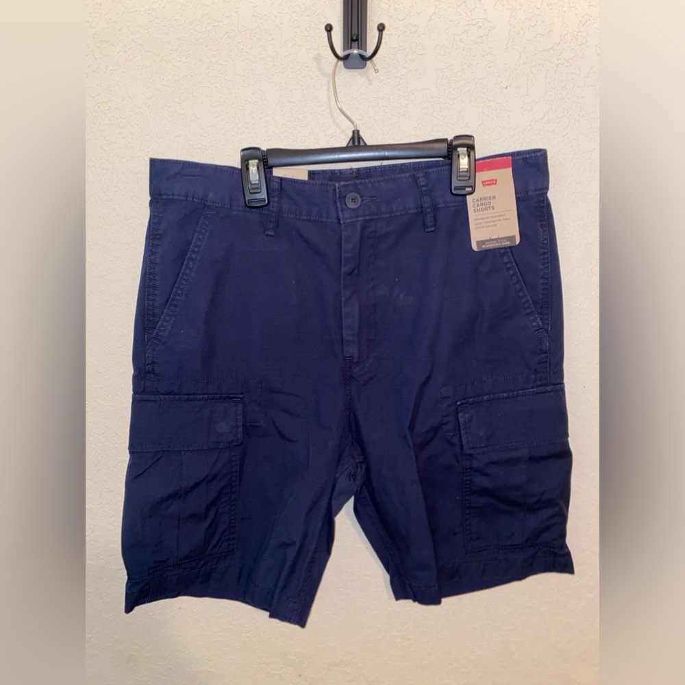 Men’s Levi’s Cargo Shorts Size 32